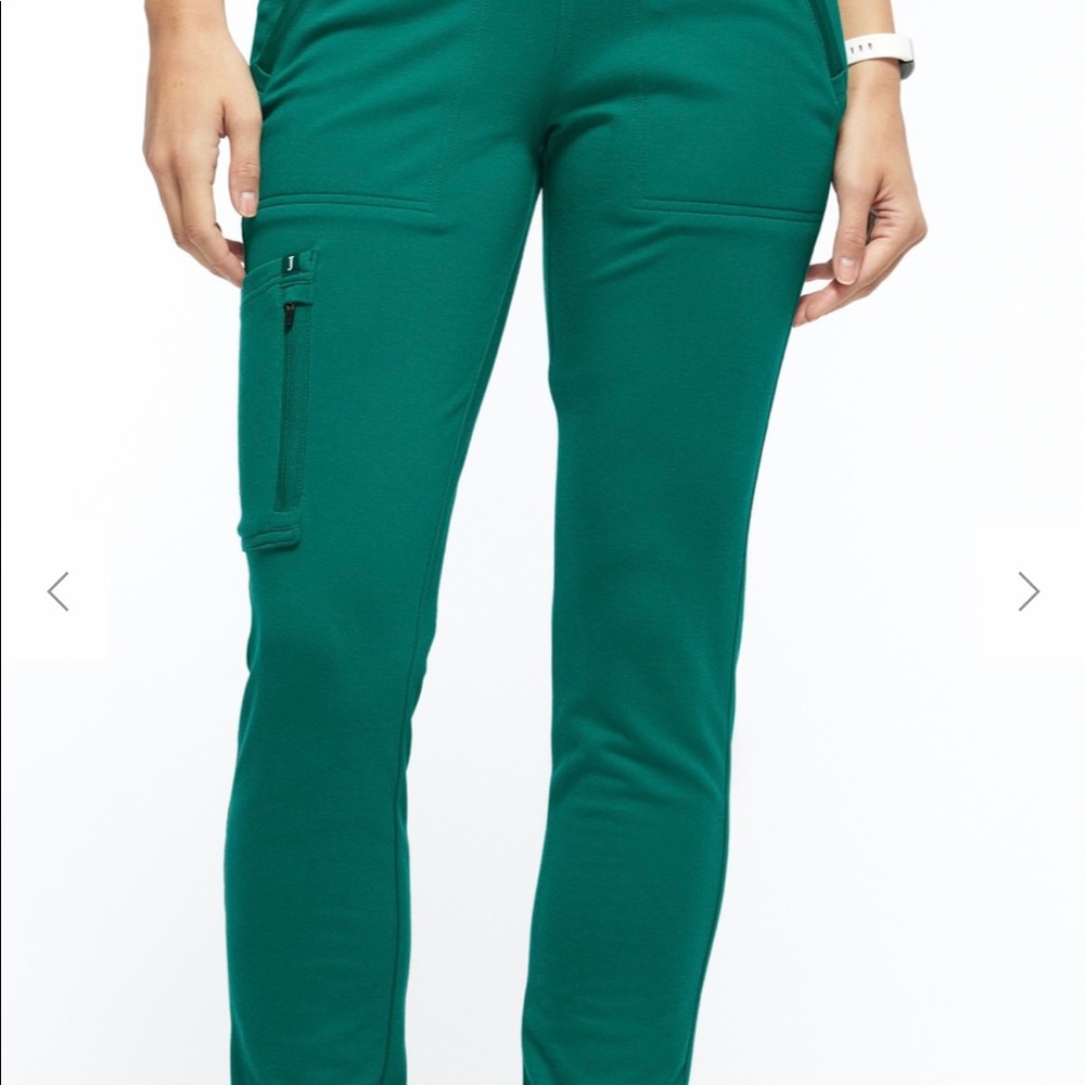 Jaanuu jogger scrubs